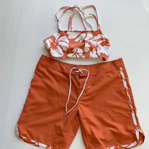 Carve Designs 2 Piece Swim Suit Size 6 Orange and White EUC